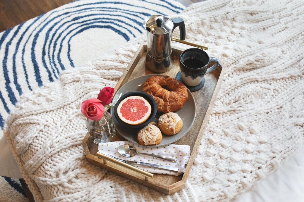 A Few (Sadly, Convincing) Reasons We Should All Stop Eating in Bed